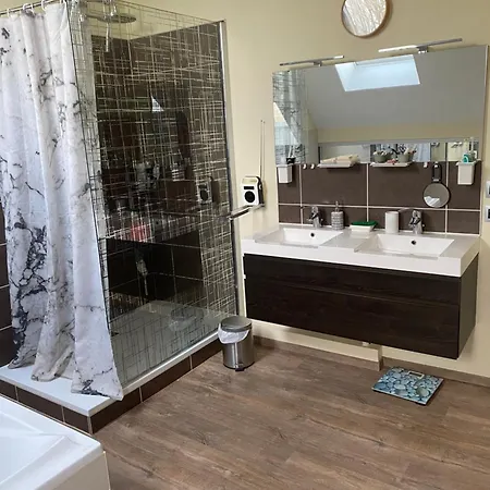 Le Taut 44 - Omaha - Salle De Bains Partagee