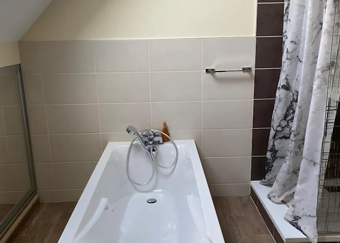 Le Taut 44 - Omaha - Salle De Bains Partagee * Les Veys